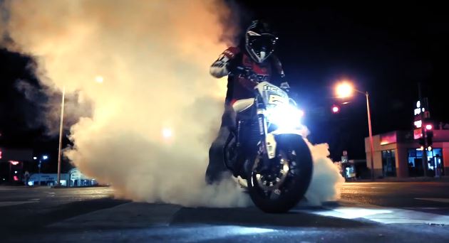 ΒΙΝΤΕΟ-Εκπληκτικά stunts από τον Ernie Vigil