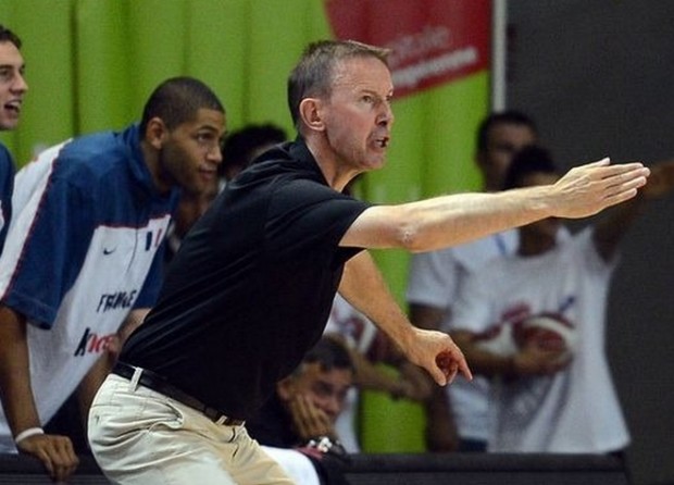 Υποκλίθηκε στην Ελλάδα ο Κολέ