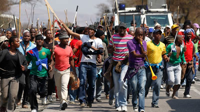 Απεργίες «παρέλυσαν» τη Νότιο Αφρική