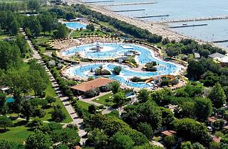 Οι Ιταλοί κάνουν διακοπές σε κάμπινγκ