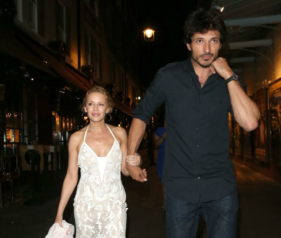 H Μινόγκ με τον σύντροφό της