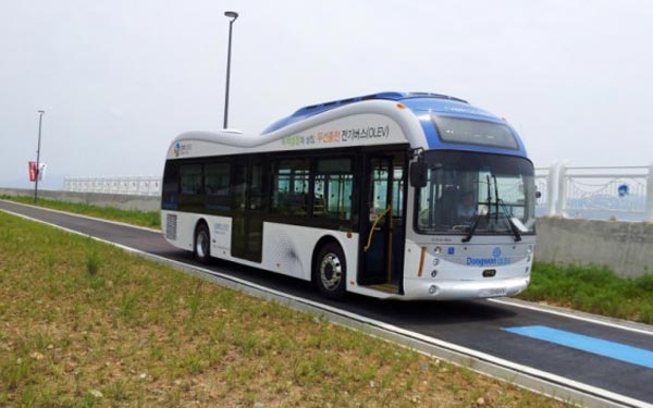 Δρόμος που φορτίζει αυτοκίνητα