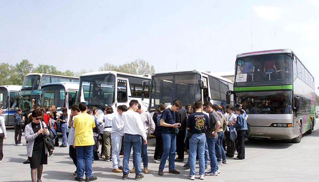 Παράταση των συμβάσεων μεταφοράς μαθητών