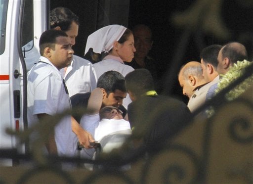 ΦΩΤΟ- Ο Μουμπάρακ μετά την αποφυλάκιση του