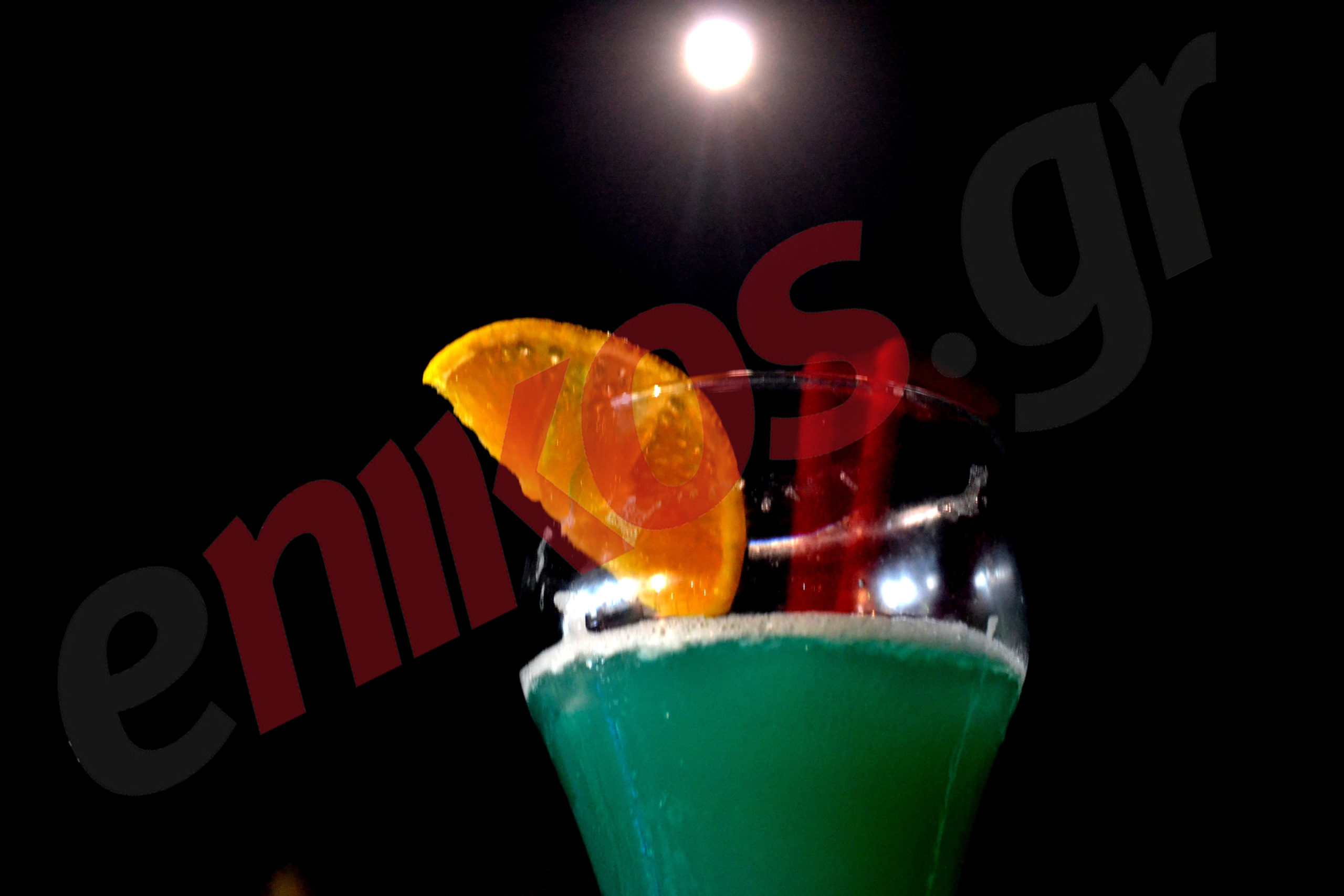 ΦΩΤΟ-Κοκτέιλ κάτω από το φεγγάρι