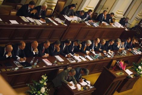 Τσεχία-Εγκρίθηκε η διάλυση της βουλής