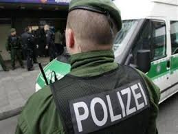 Γερμανία: Ένοπλος κρατάει ομήρους