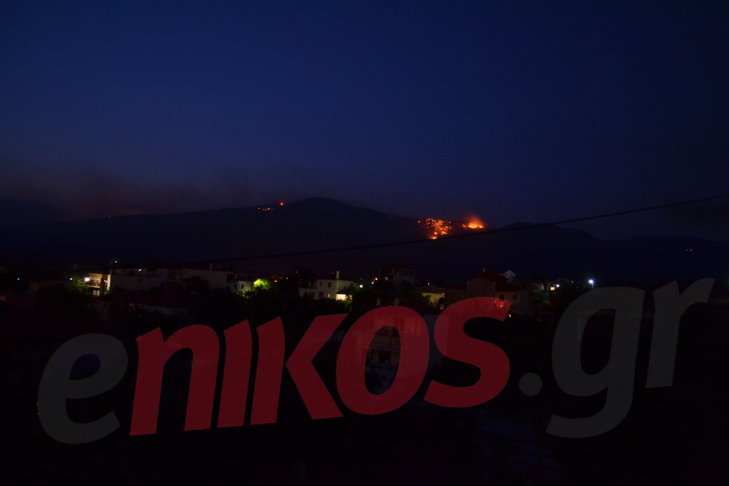 ΦΩΤΟ-Το πύρινο μέτωπο στη Θάσο