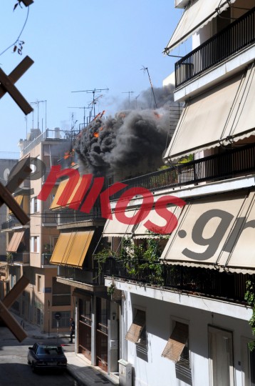 Ένας τραυματίας από τη φωτιά στα Πατήσια