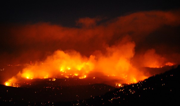 Ανεξέλεγκτη η φωτιά στην Καλιφόρνια