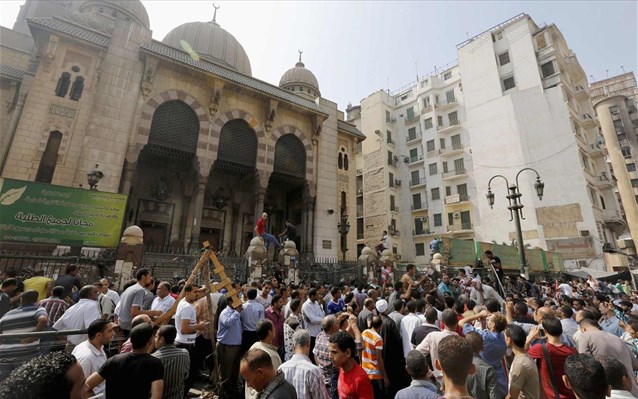 Έρευνα για δολοφονίες και πάνω από 1.000 συλλήψεις στην Αίγυπτο