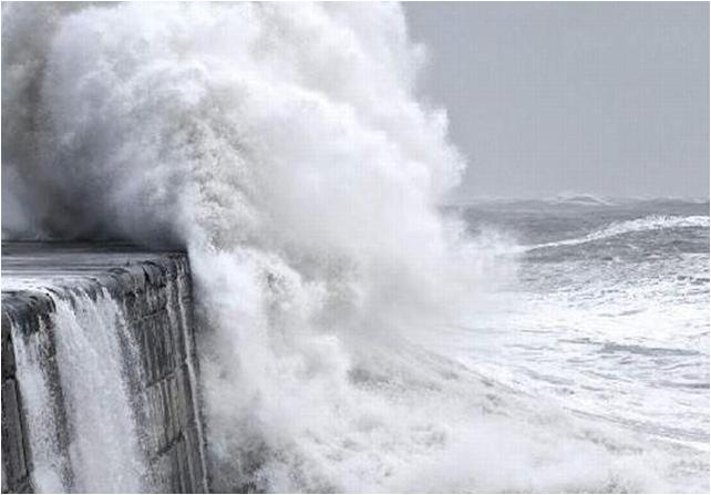 Δεν κοπάζουν οι θυελλώδεις άνεμοι
