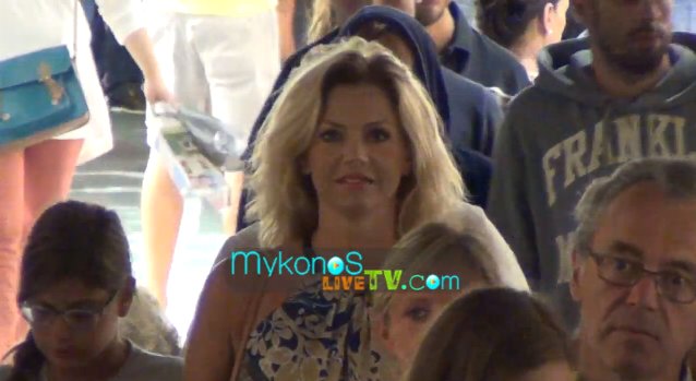 ΒΙΝΤΕΟ-Η Έμυ Λιβανίου στη Μύκονο