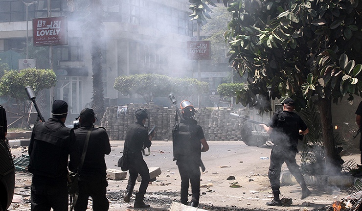 Η αστυνομία της Αιγύπτου εισέβαλε σε τέμενος