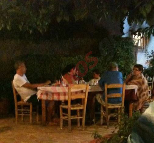 ΦΩΤΟ-Η Αλέκα στο ταβερνάκι