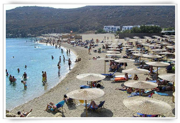 “Πολιτικές” βουτιές στη Χαλκιδική