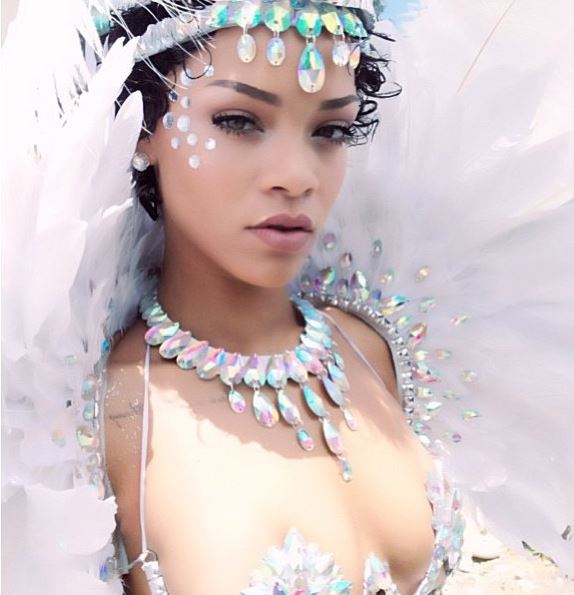 H Rihanna δεν πλήρωσε την κηδεία της γιαγιάς της