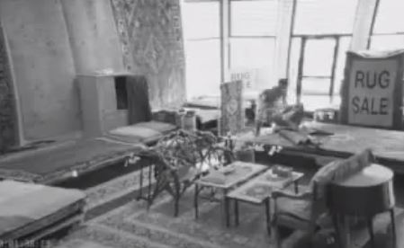 ΒΙΝΤΕΟ-Τυλίγει τον ληστή σε χαλί