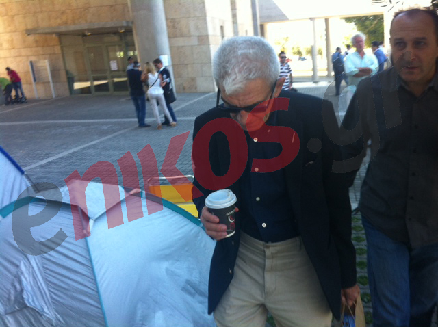 ΦΩΤΟ-Ο Μπουτάρης περιμένει τον Τσίπρα με… καφεδάκι