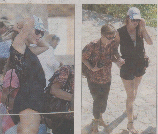 ΦΩΤΟ-Η Αντέλ στο μουσείο της Ακρόπολης