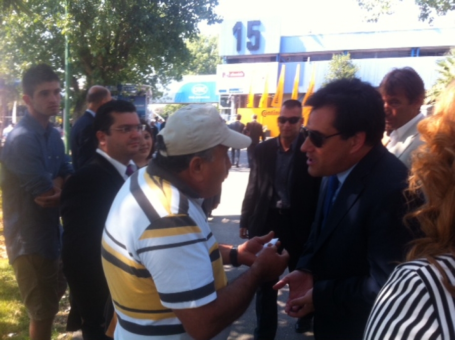 BINTEO- Ακούστε τον διάλογο του Άδωνι με πολίτη