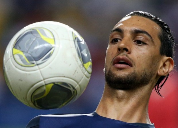 Χωρίς Παστόρε, Άλεξ έρχεται η Παρί