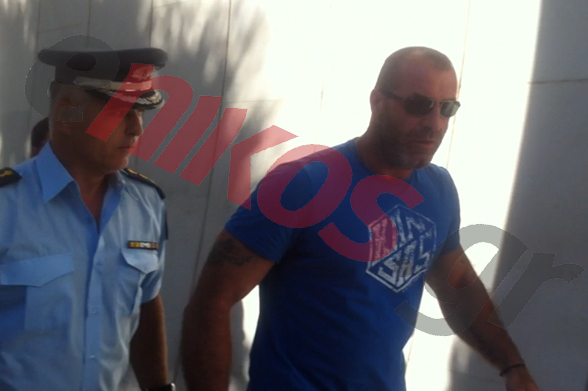 ΤΩΡΑ- Όπλα στα σπίτια του Μίχου και του Λαγού