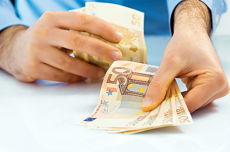 Επίδομα στους μακροχρόνια άνεργους από το 2014