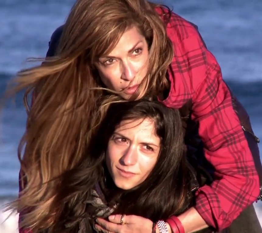 ΦΩΤΟ-Βίσση και Καρβέλα στο μαιευτήριο