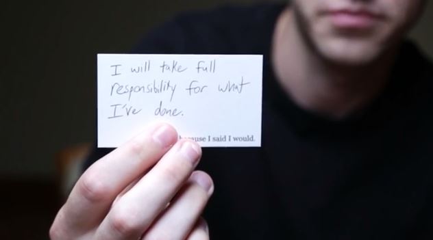 ΒΙΝΤΕΟ-Ομολογεί στο YouTube πως σκότωσε άνθρωπο