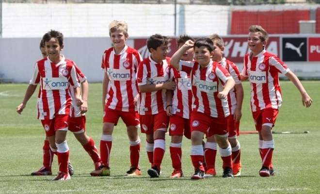 Ερυθρόλευκη σχολή στα Τρίκαλα