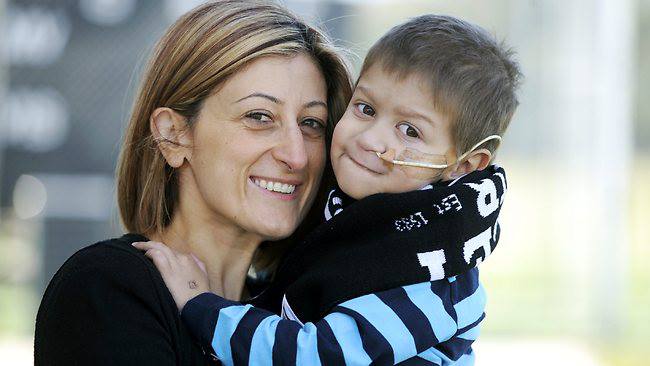 Η ομογένεια κοντά στον Λουκά