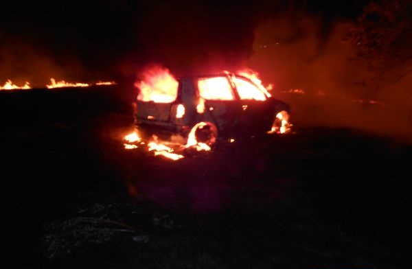 ΒΙΝΤΕΟ-Στις φλόγες αυτοκίνητο