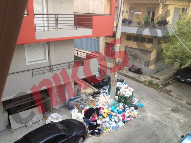 ΦΩΤΟ-Βουνό τα σκουπίδια