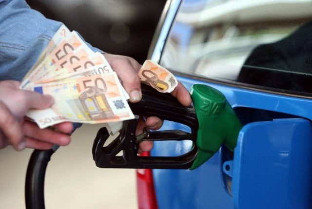 Κοντά στα 2 ευρώ η βενζίνη στην Κρήτη