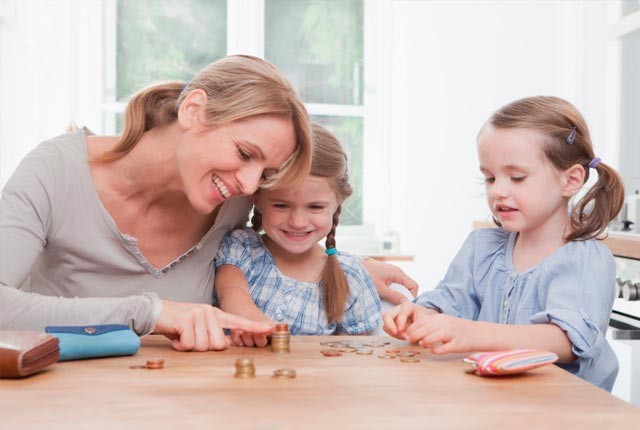 Πώς μαθαίνουμε στα παιδιά να κάνουν οικονομία;