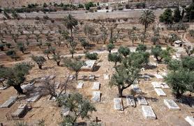 Βεβήλωσαν χριστιανικό νεκροταφείο