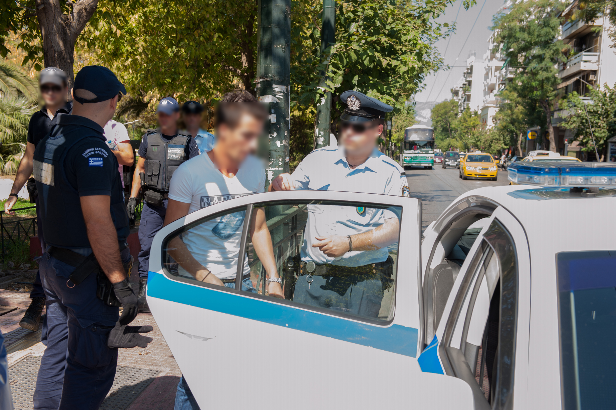 ΒΙΝΤΕΟ-Συλλήψεις στην Αθήνα