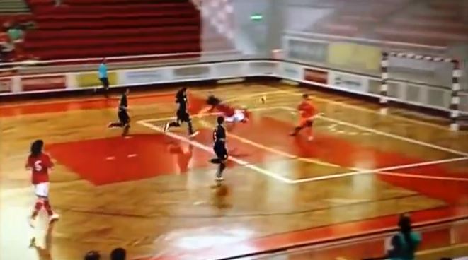 ΒΙΝΤΕΟ-Απίστευτο “γυναικείο” γκολ