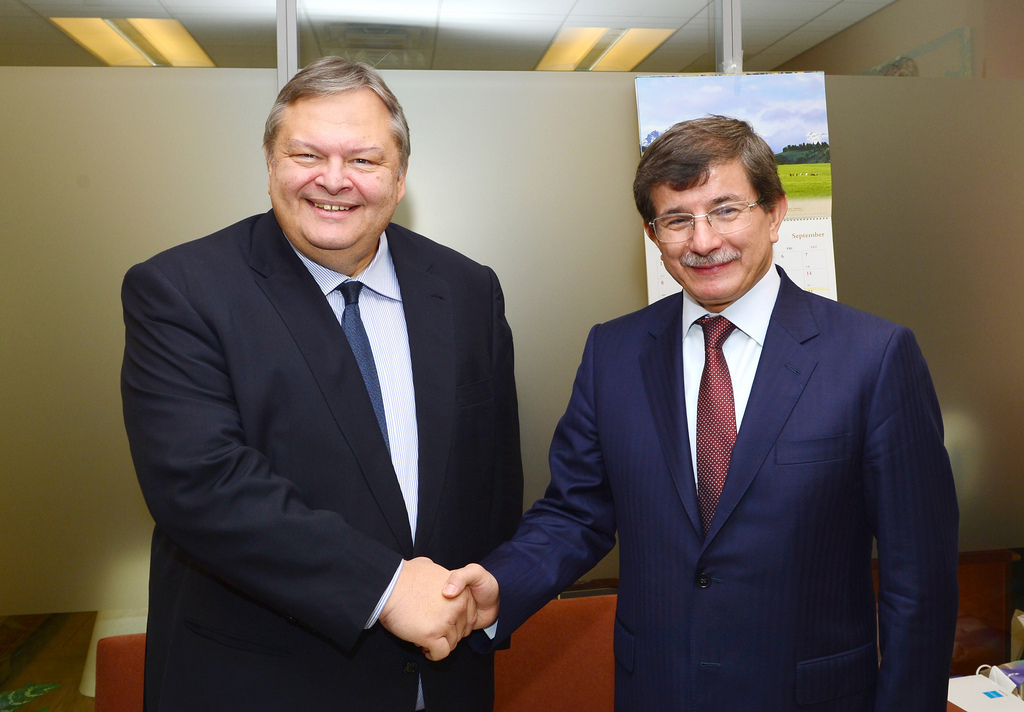 “Να διαμορφώσουμε ένα νέο μομέντουμ στο κυπριακό”