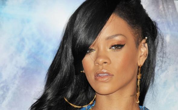 ΦΩΤΟ-Rihanna… στα μαύρα!