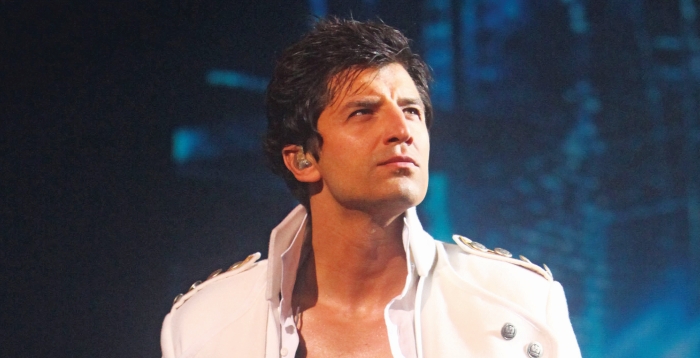 Ο Σάκης γίνεται… Δράκουλας