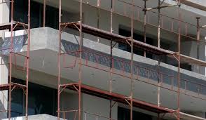 “Βουτιά” από σκαλωσιά