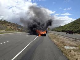 Ι.Χ τυλίχθηκε στις φλόγες