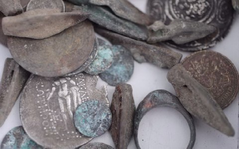 Καταδικάστηκαν για υπεξαίρεση μνημείων