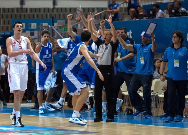 ΒΙΝΤΕΟ-Ο Παπανικολάου “έδειρε” τον διαιτητή