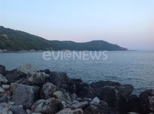 Έπεσε με την μηχανή του στα βράχια