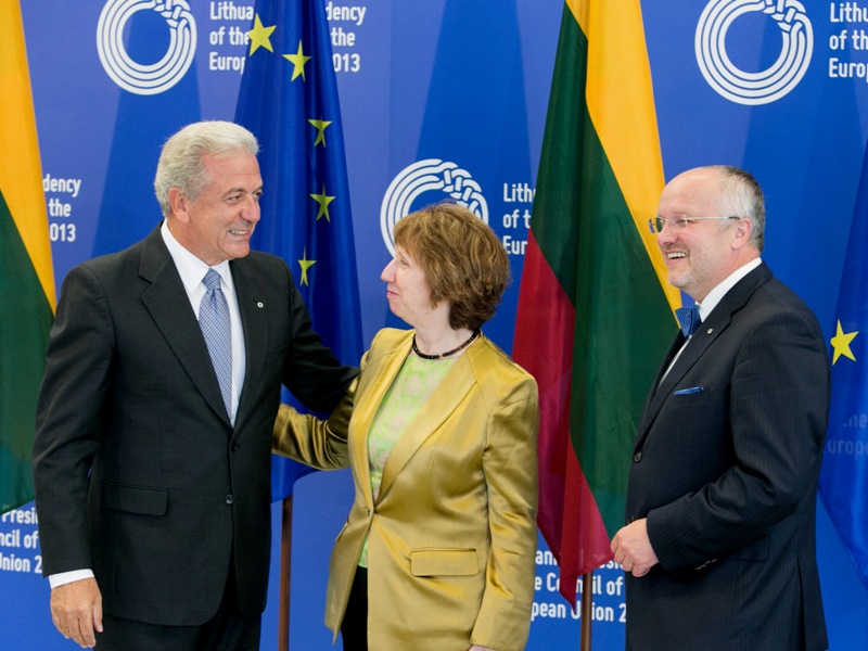 ΦΩΤΟ-Ο Αβραμόπουλος στη Λιθουανία