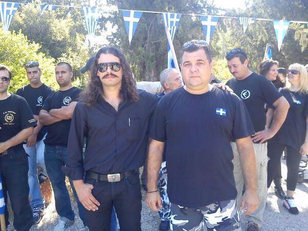 ΦΩΤΟ-Ο δράστης με τον Μπαρμπαρούση