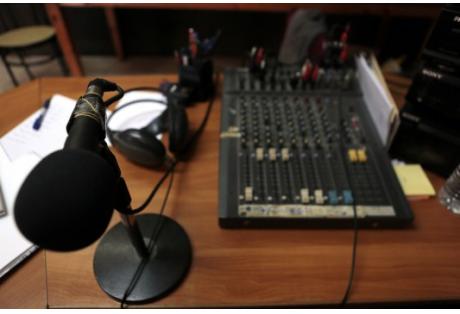 3ωρη στάση στα Δημοτικά ραδιόφωνα